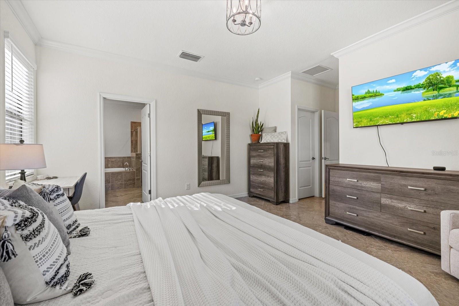 Image 18 of 43 For 707 Fire Bush Court