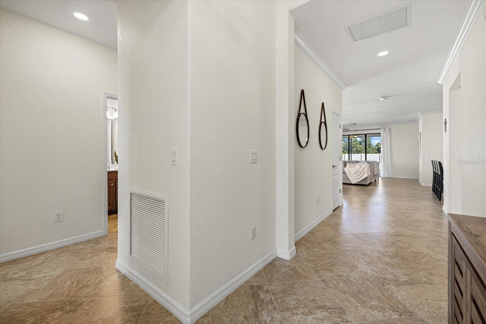 Image 26 of 43 For 707 Fire Bush Court