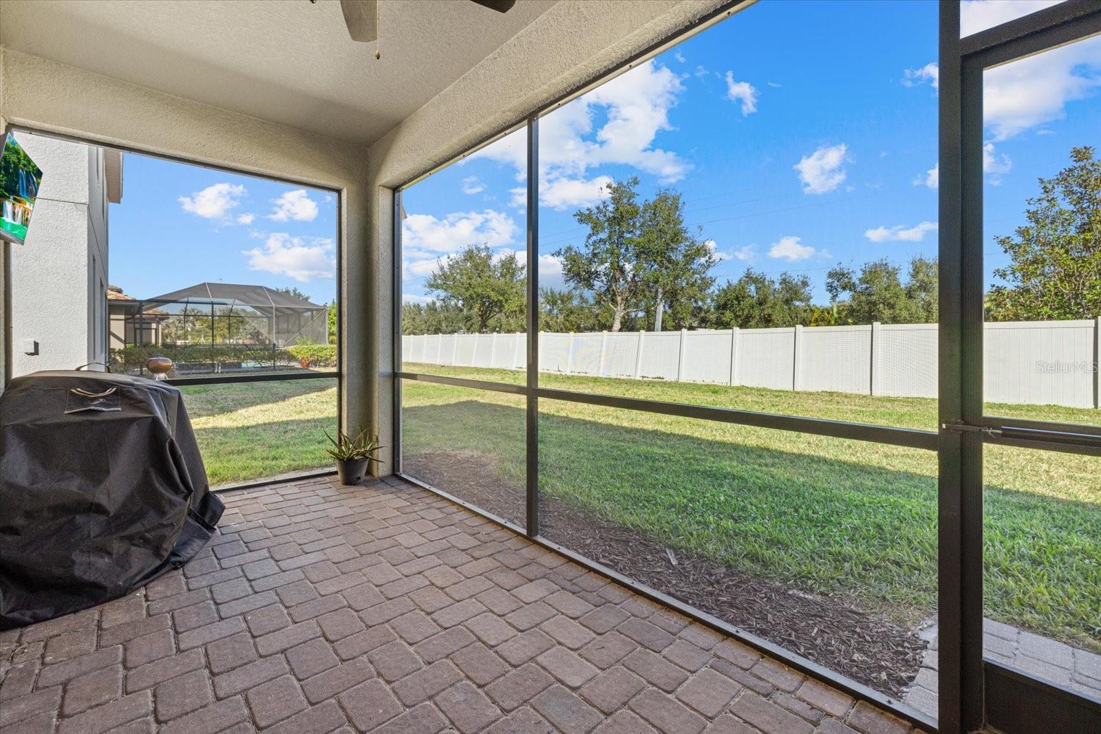 Image 31 of 43 For 707 Fire Bush Court