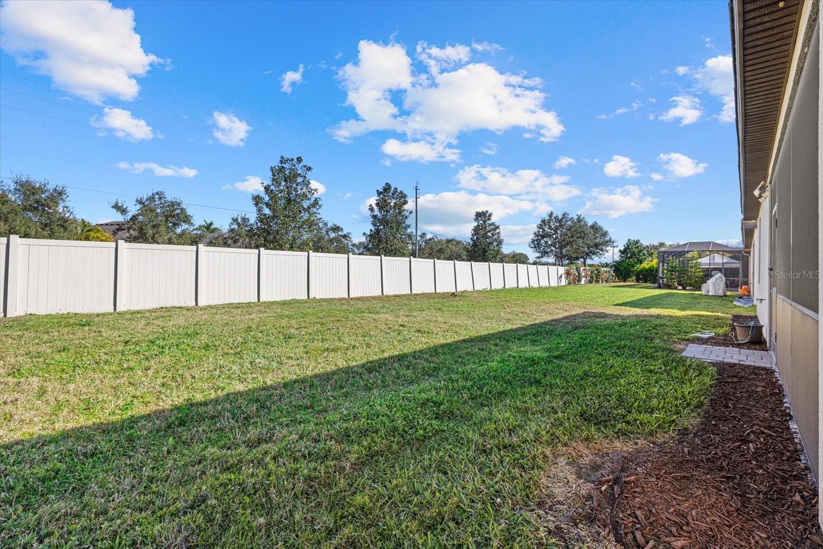 Image 33 of 43 For 707 Fire Bush Court