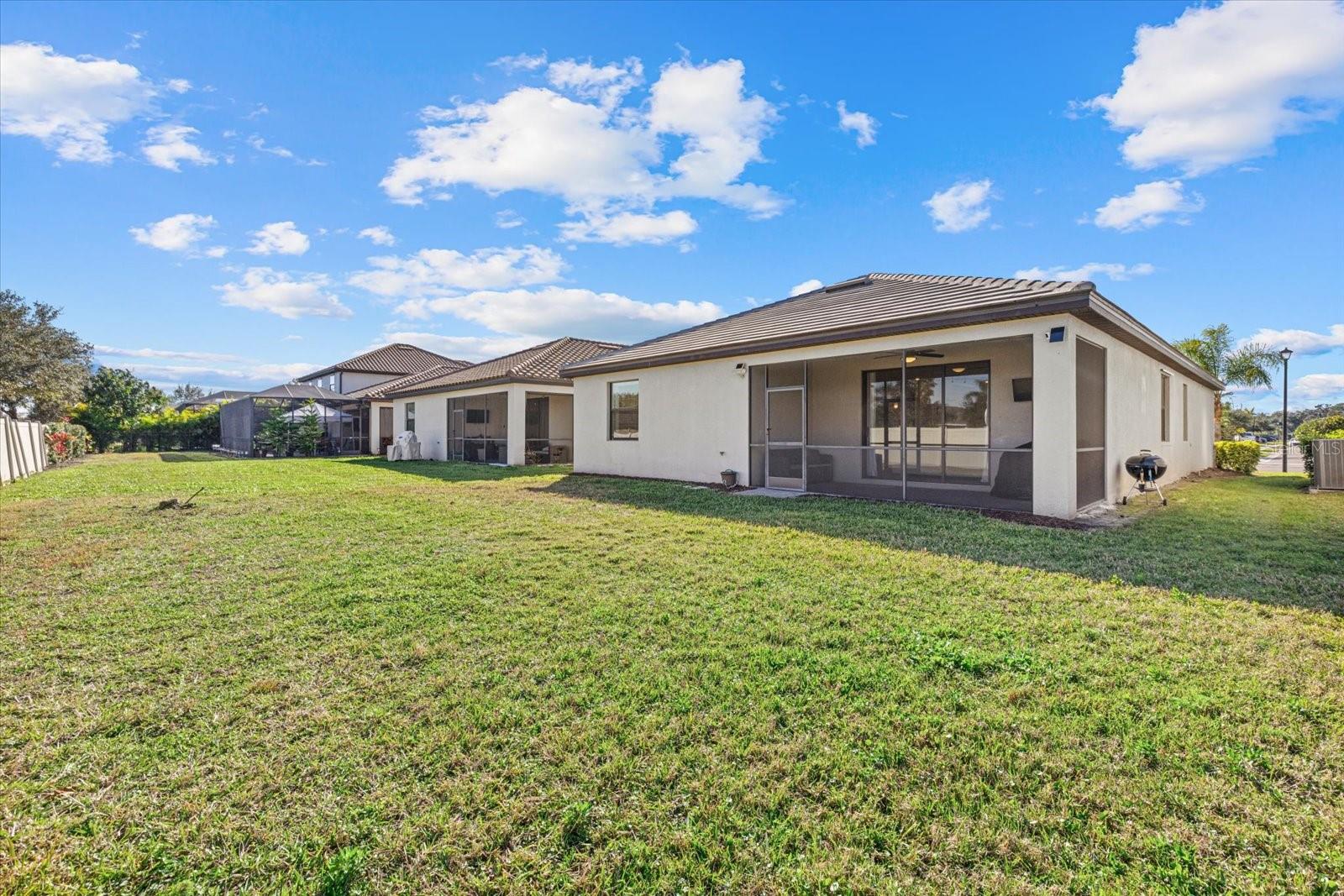 Image 34 of 43 For 707 Fire Bush Court