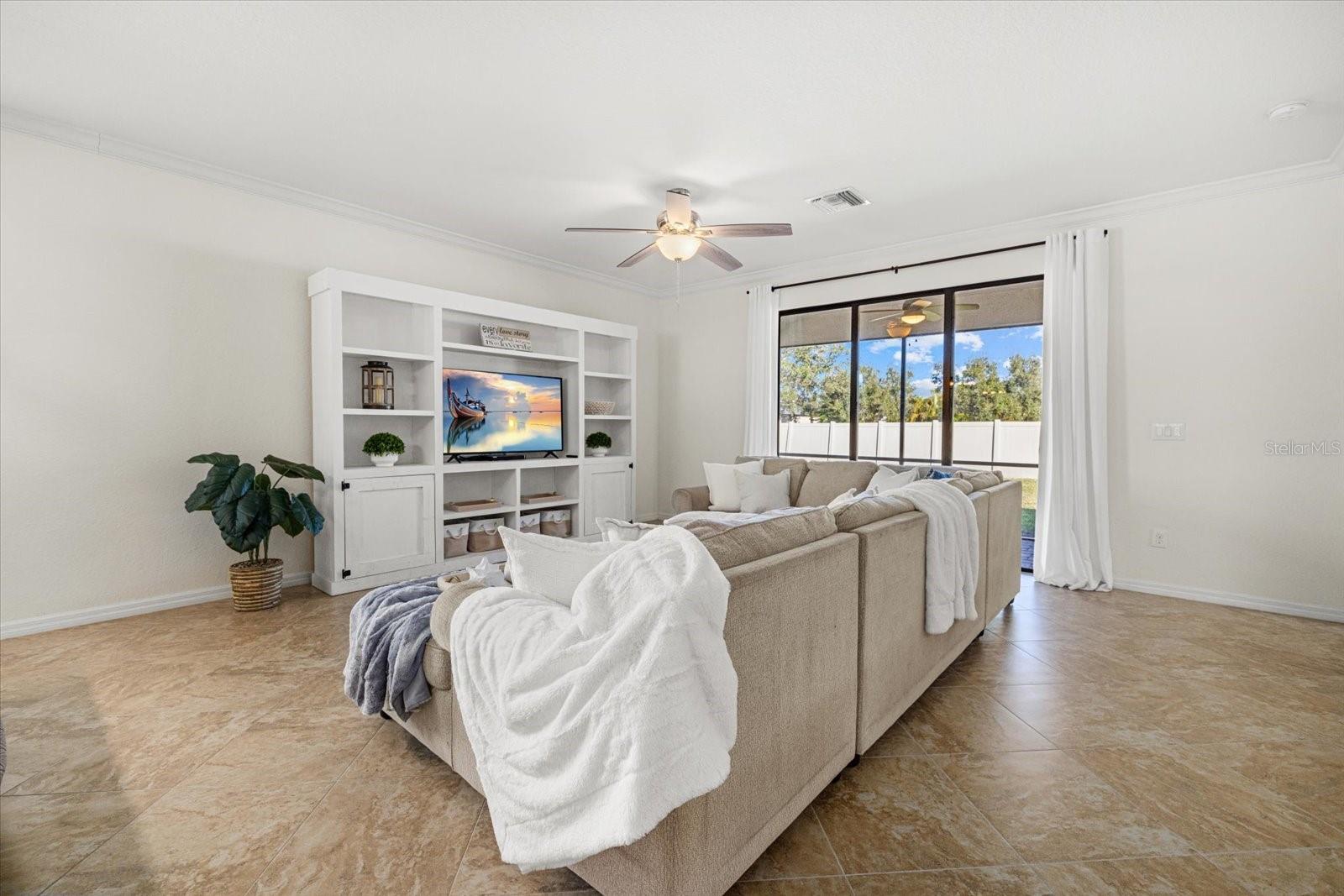 Image 4 of 43 For 707 Fire Bush Court