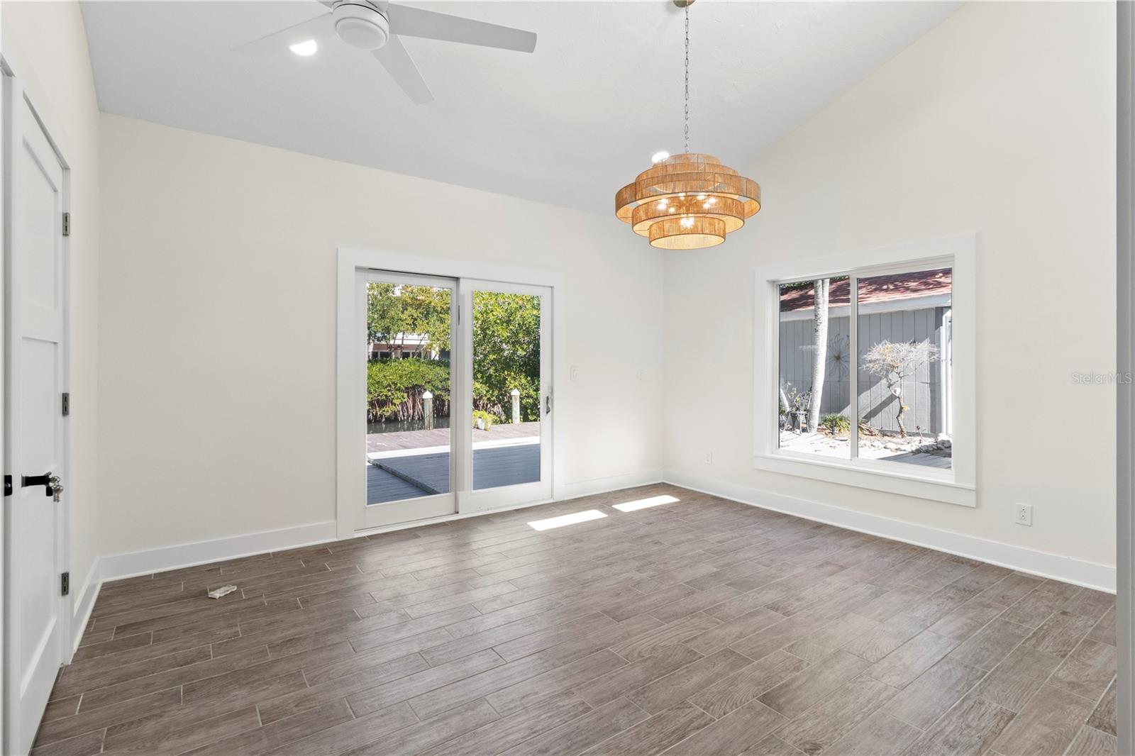 Image 17 of 43 For 518 56th Street