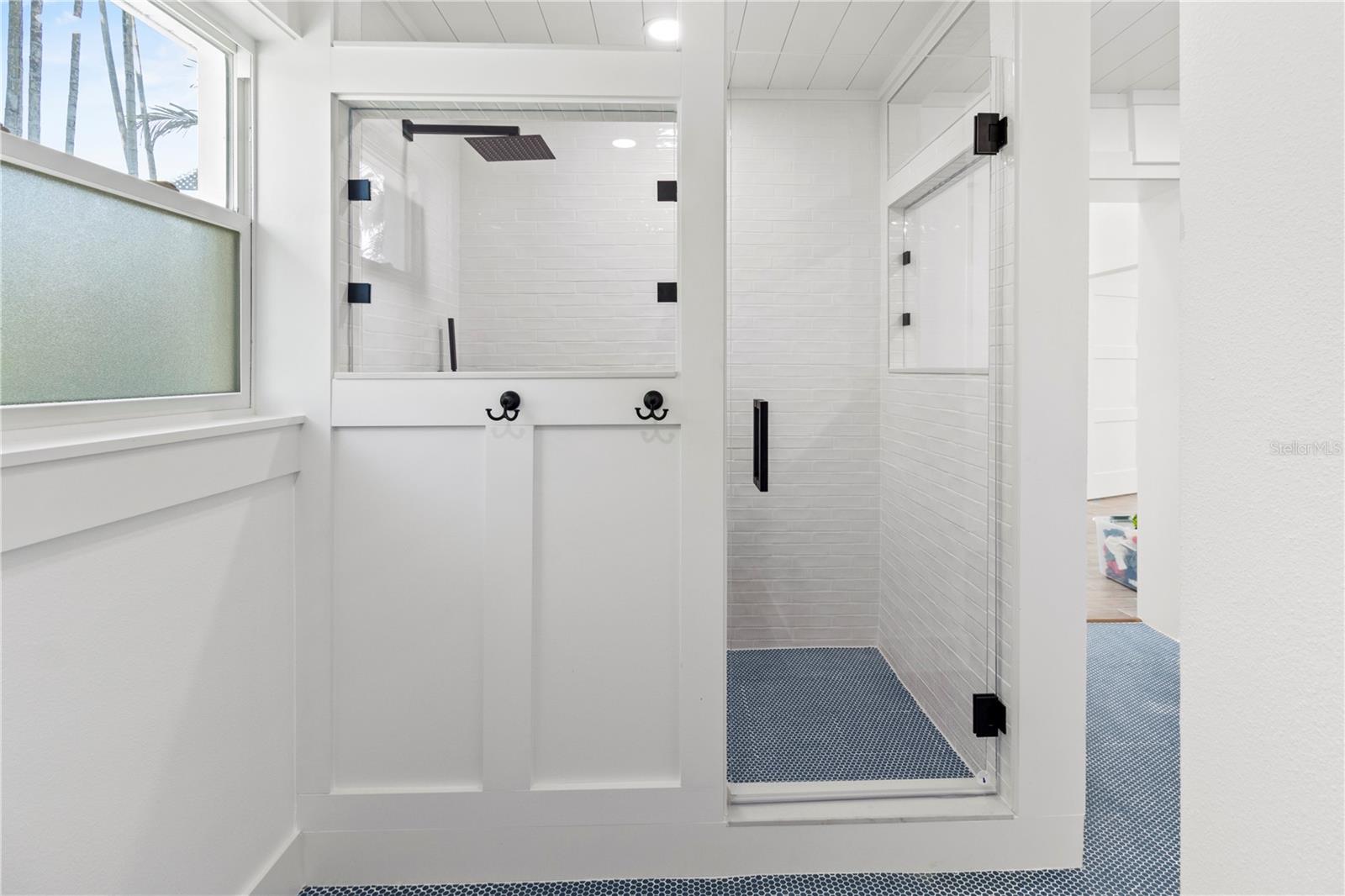 Image 22 of 43 For 518 56th Street