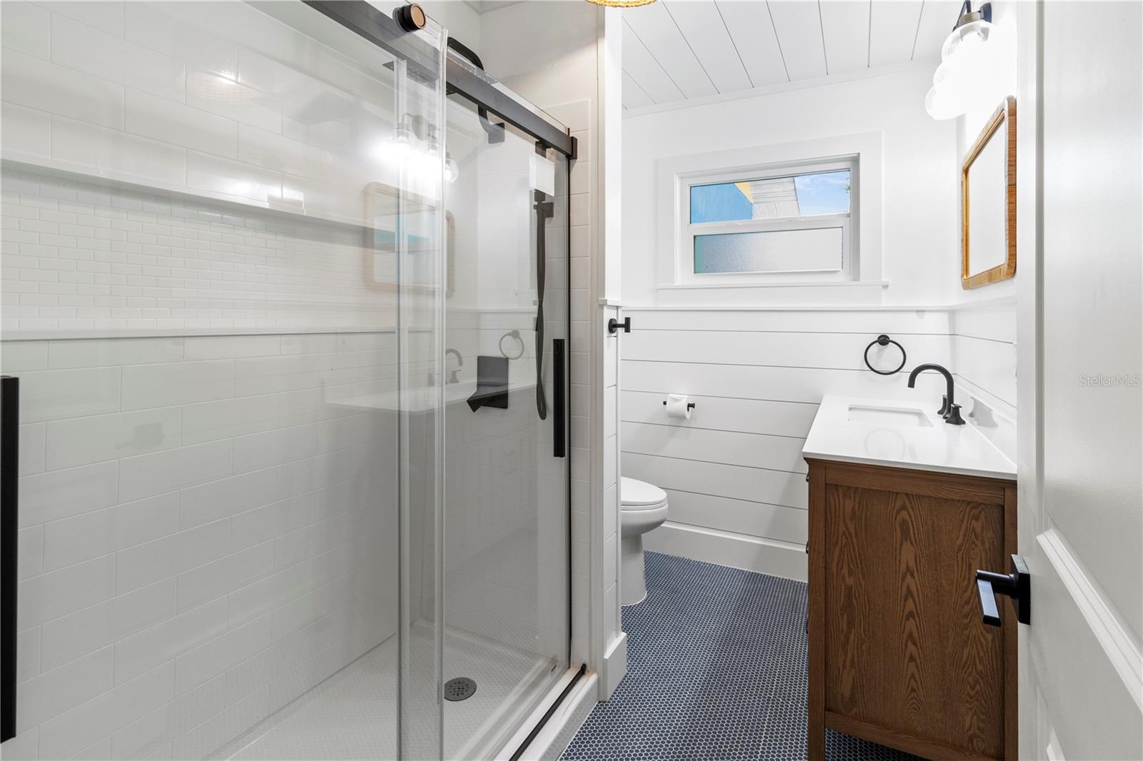 Image 26 of 43 For 518 56th Street