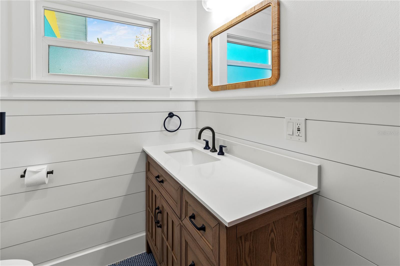 Image 27 of 43 For 518 56th Street