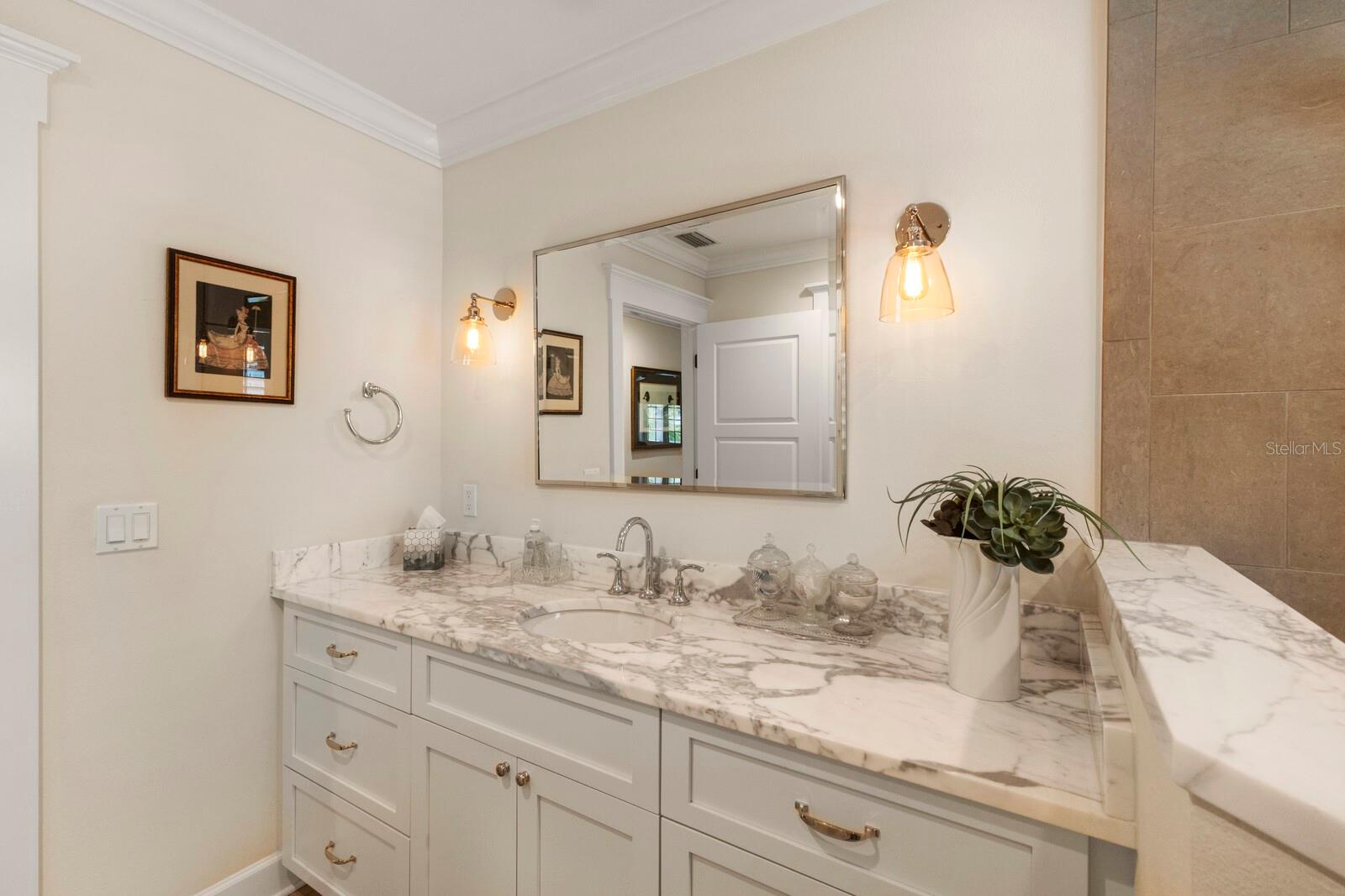 Image 35 of 65 For 807 Bay Boulevard