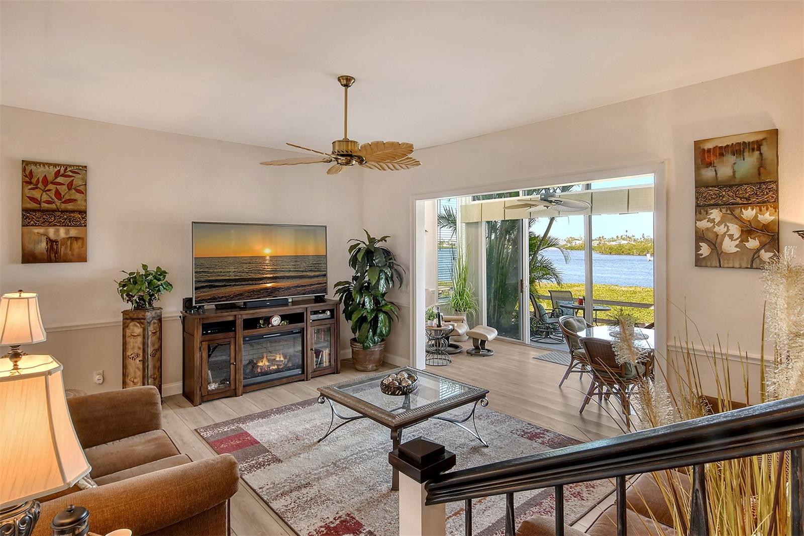 Image 17 of 77 For 6047 Peppertree Way 224