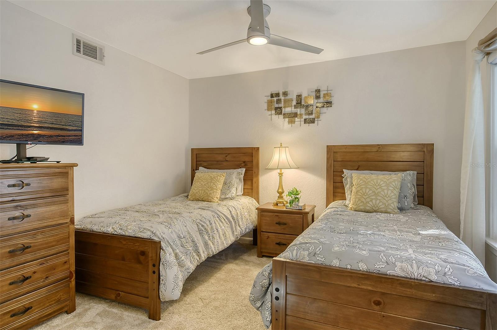 Image 29 of 77 For 6047 Peppertree Way 224