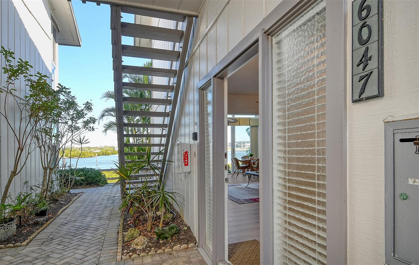 Image 4 of 77 For 6047 Peppertree Way 224