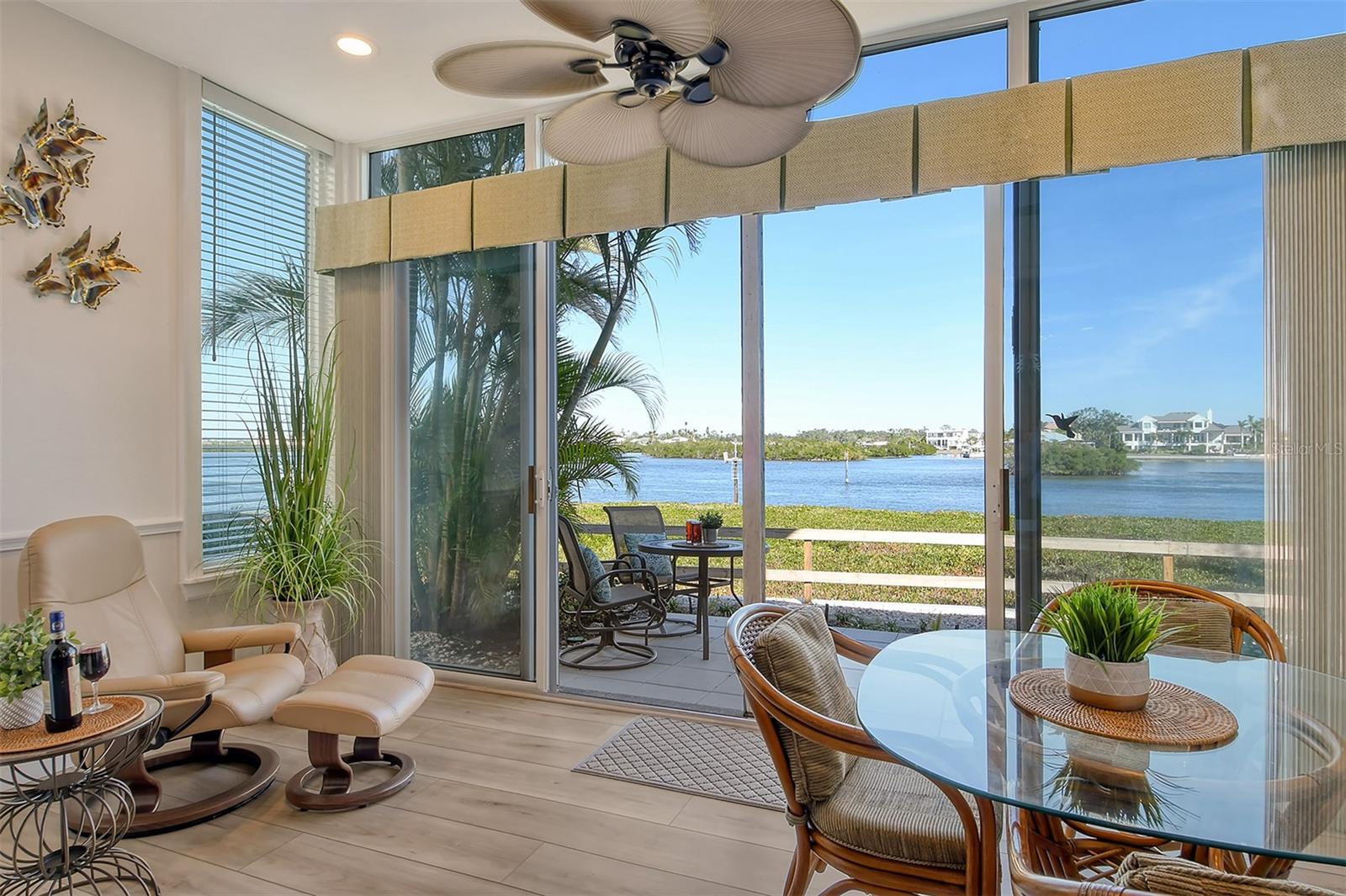 Image 7 of 77 For 6047 Peppertree Way 224