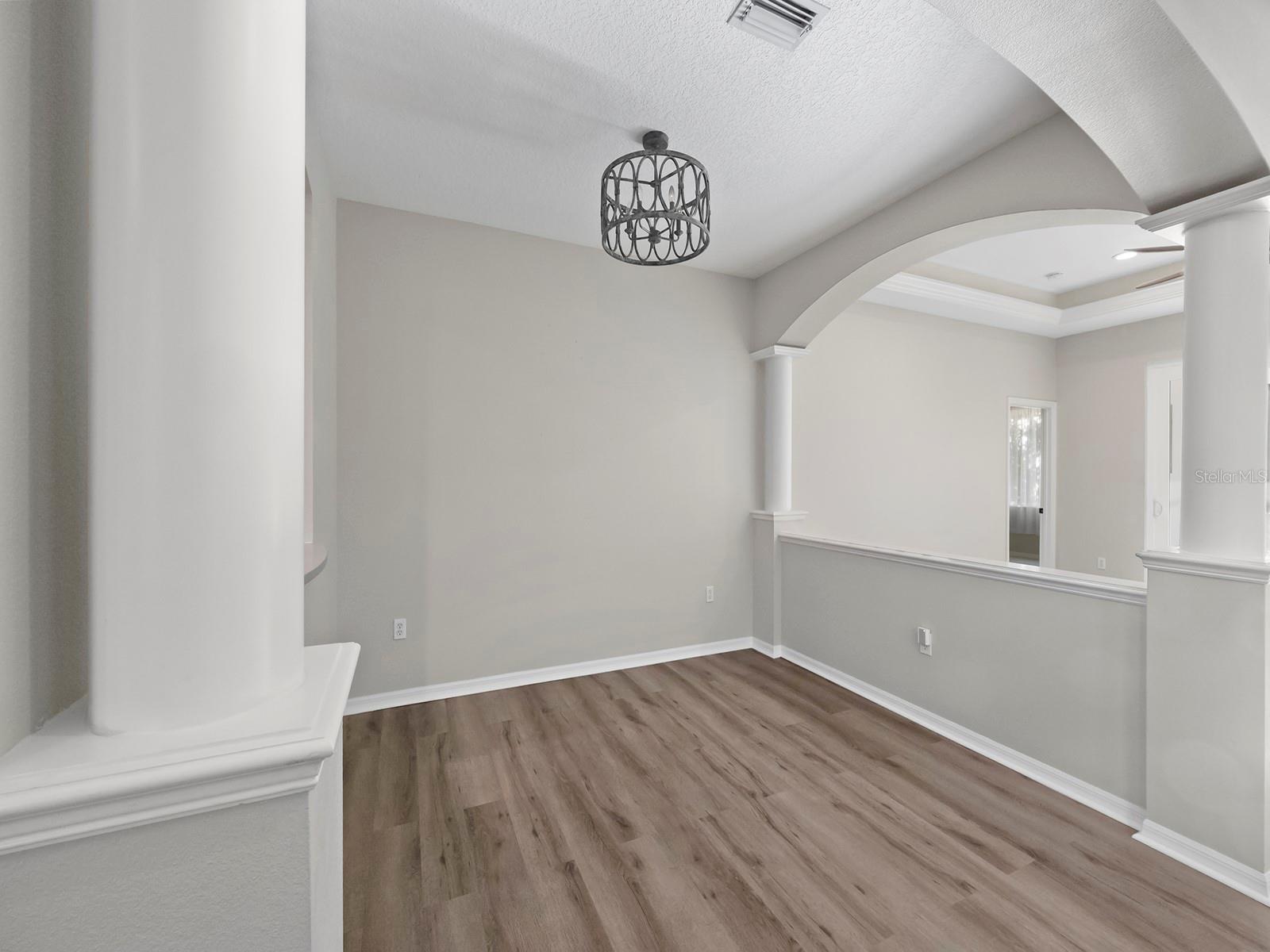 Image 12 of 45 For 6127 Aviary Court