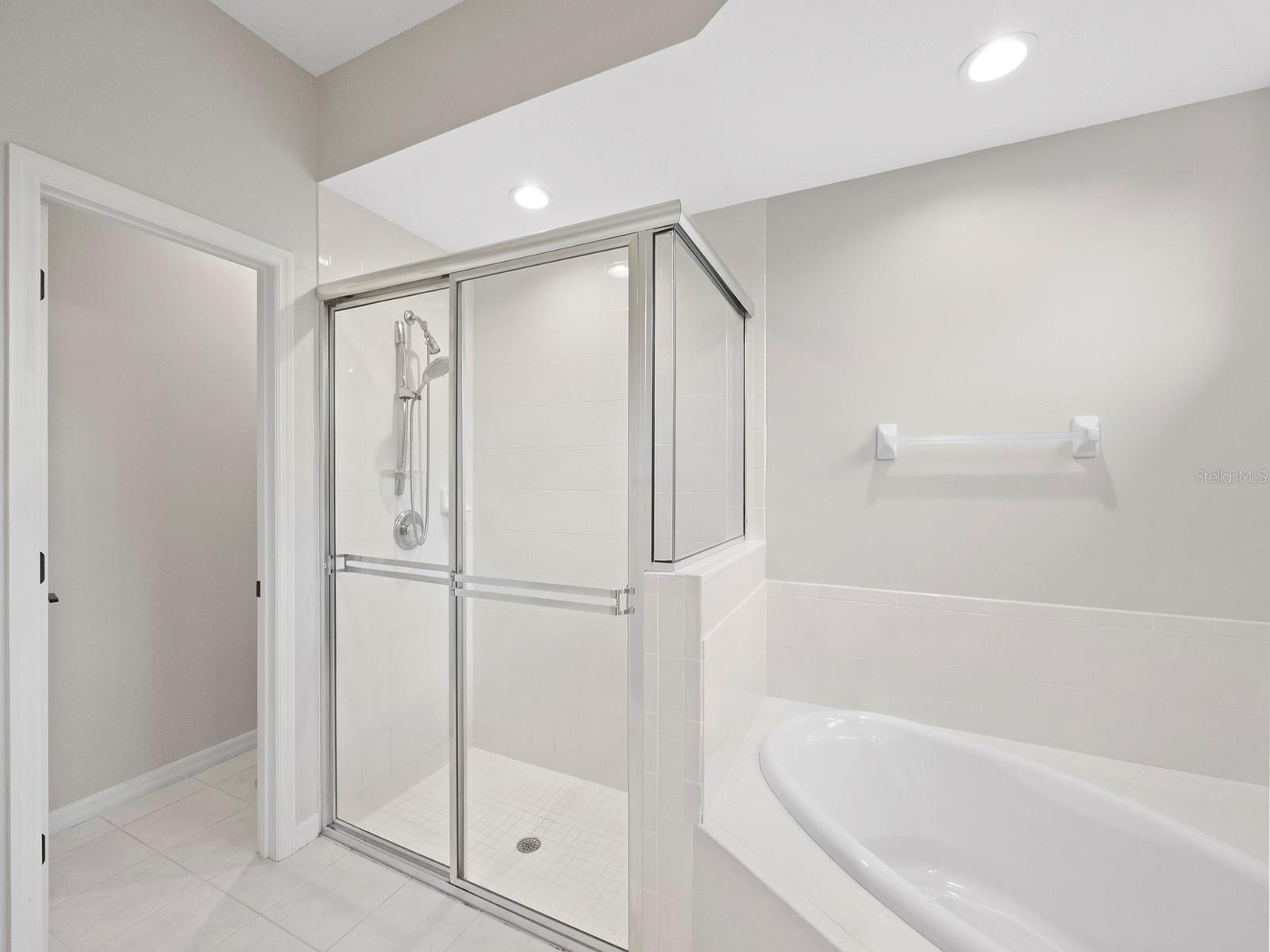 Image 20 of 45 For 6127 Aviary Court