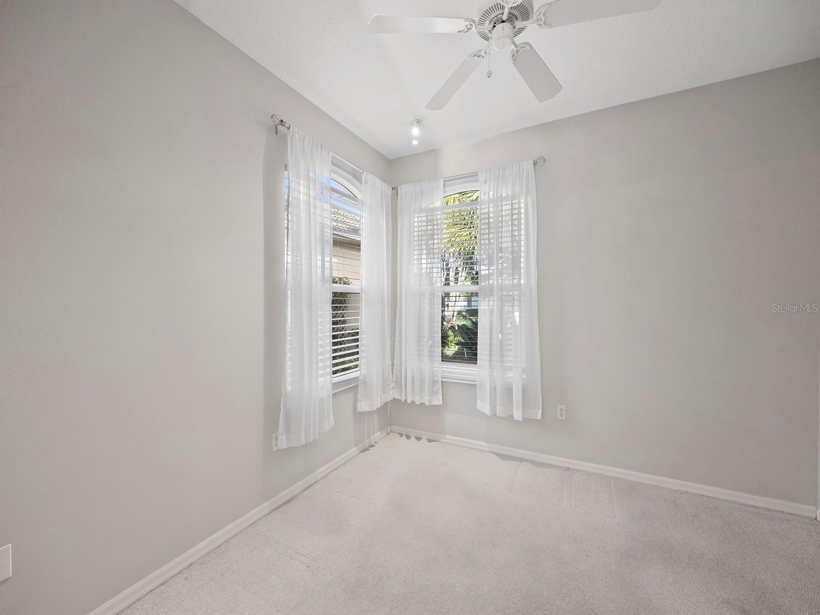 Image 26 of 45 For 6127 Aviary Court