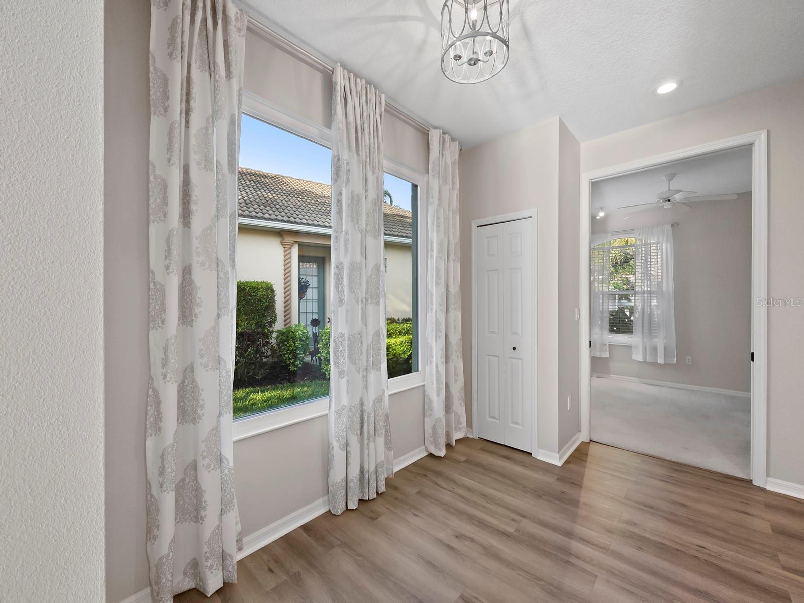 Image 9 of 45 For 6127 Aviary Court