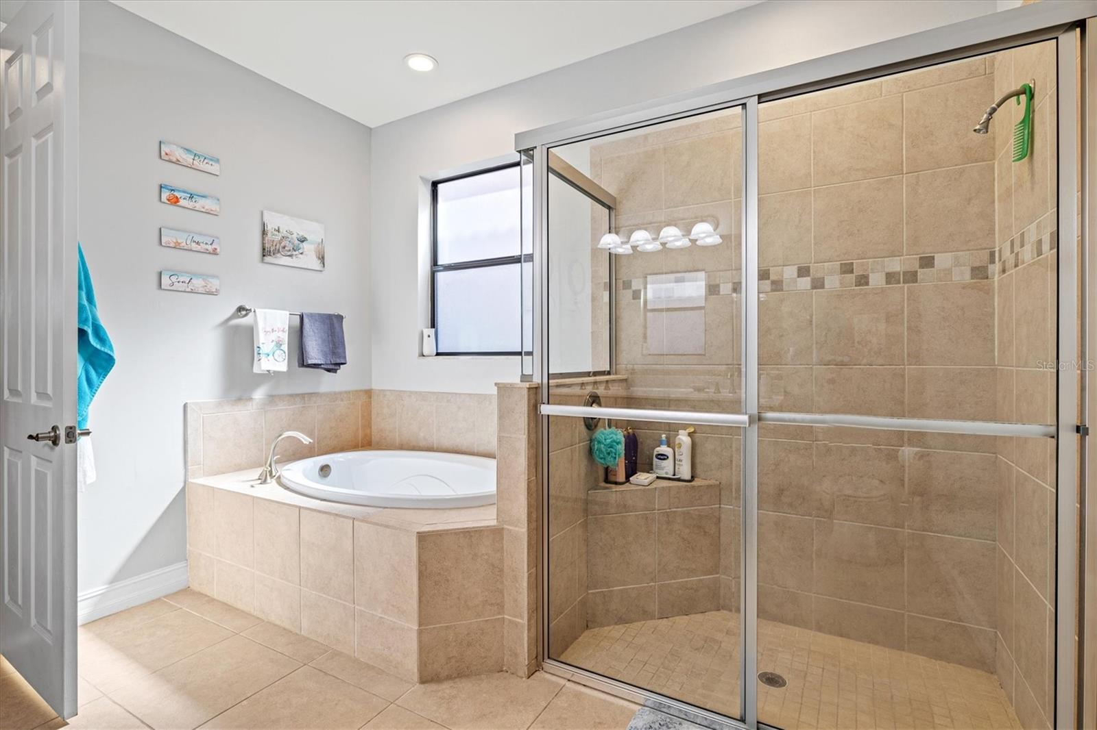 Image 25 of 66 For 1098 Bradberry Drive