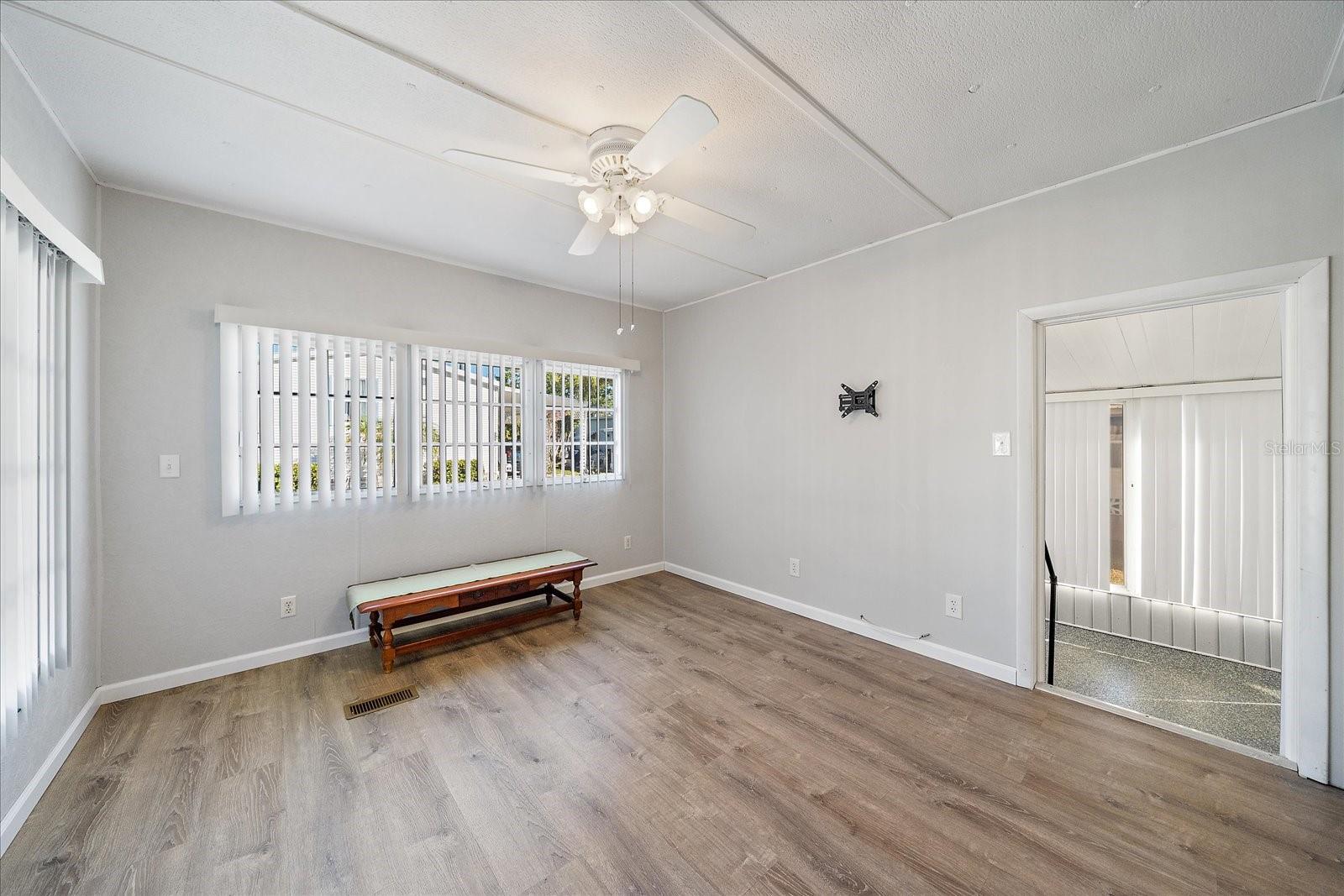 Image 11 of 24 For 84 Del Rio Drive