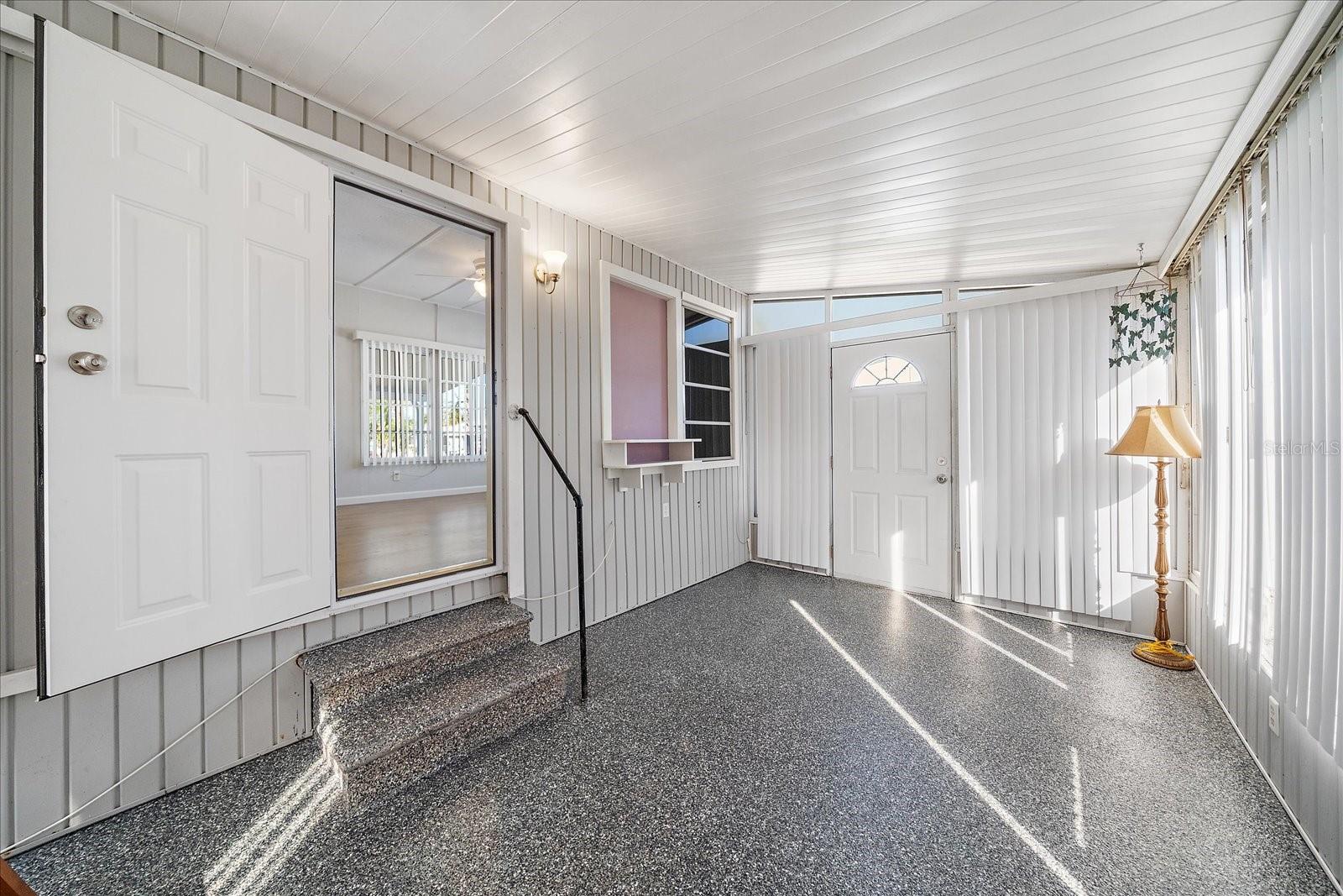 Image 18 of 24 For 84 Del Rio Drive