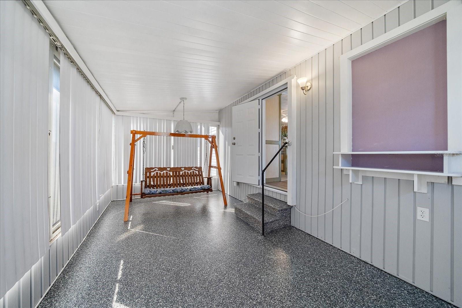 Image 19 of 24 For 84 Del Rio Drive