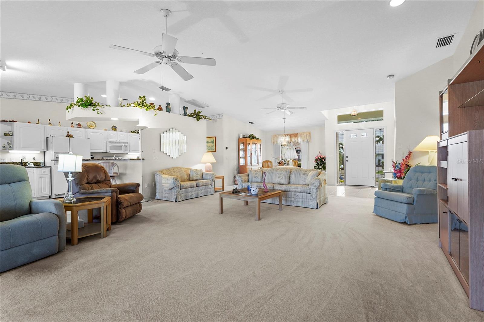 Image 16 of 56 For 1018 Francesca Court