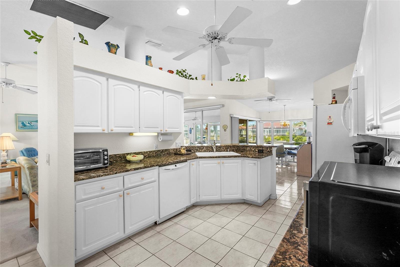 Image 21 of 56 For 1018 Francesca Court