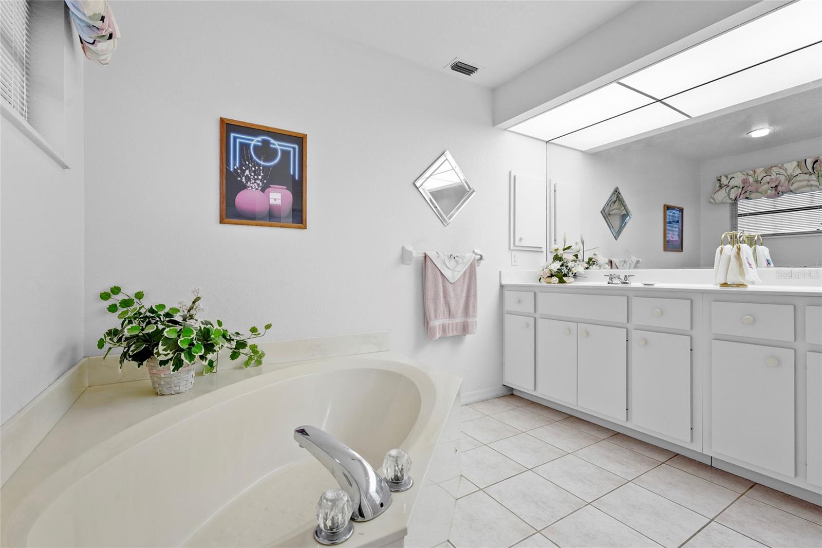 Image 34 of 56 For 1018 Francesca Court