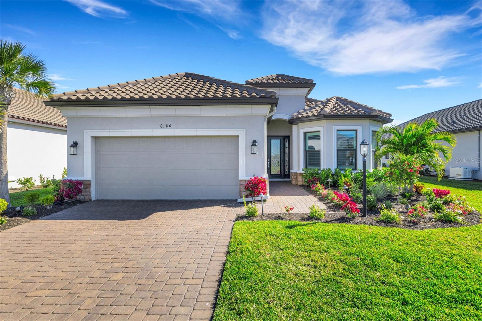 Image 2 of 96 For 6186 Grandview Hill Court