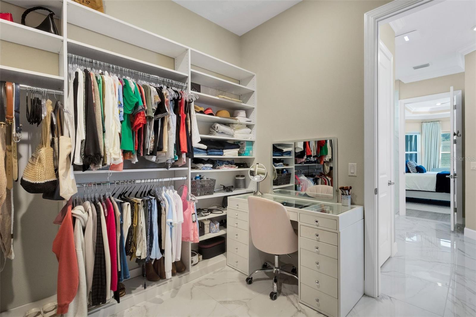 Image 43 of 96 For 6186 Grandview Hill Court