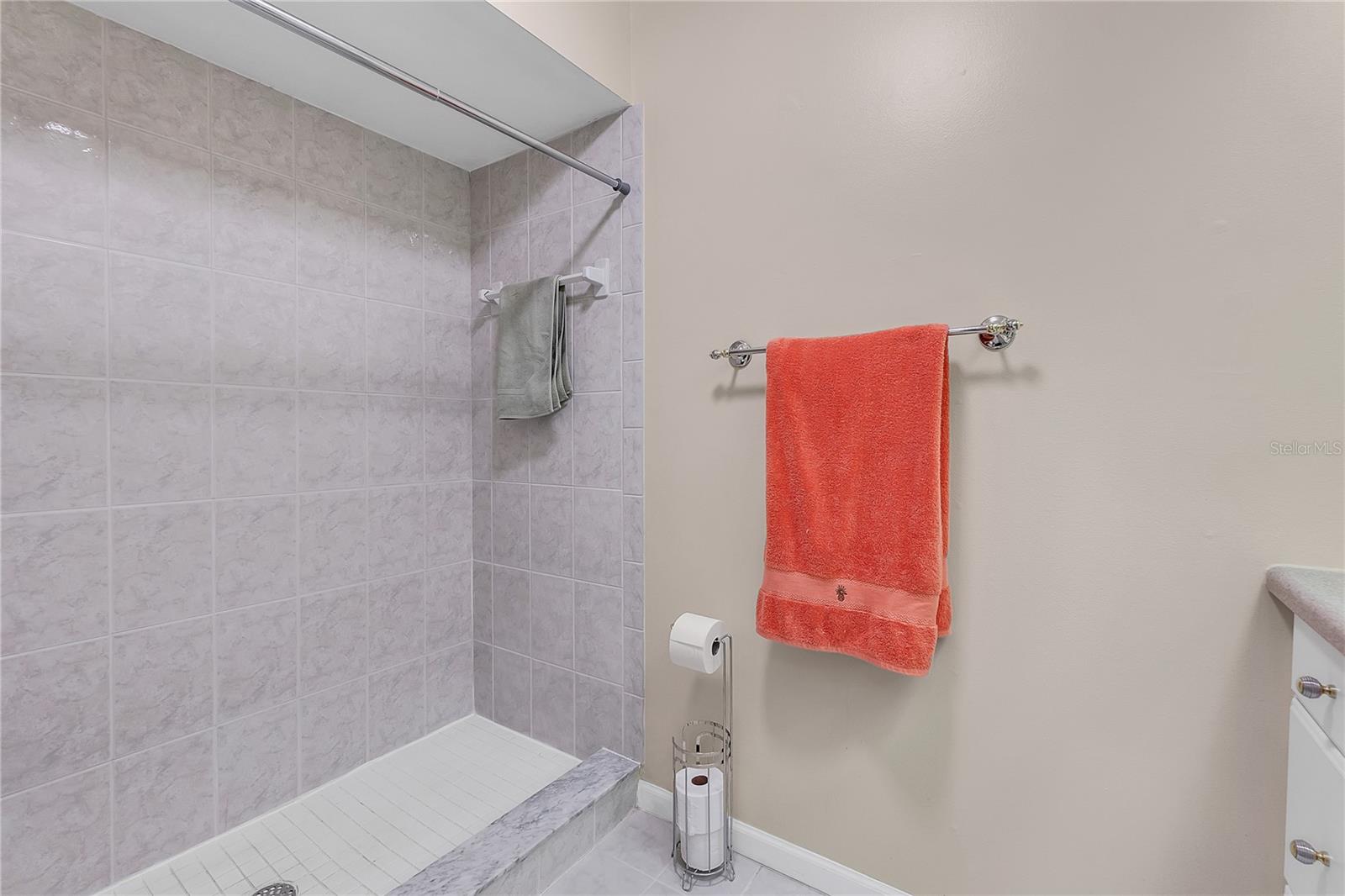 Image 21 of 37 For 6238 7th Avenue W 6238