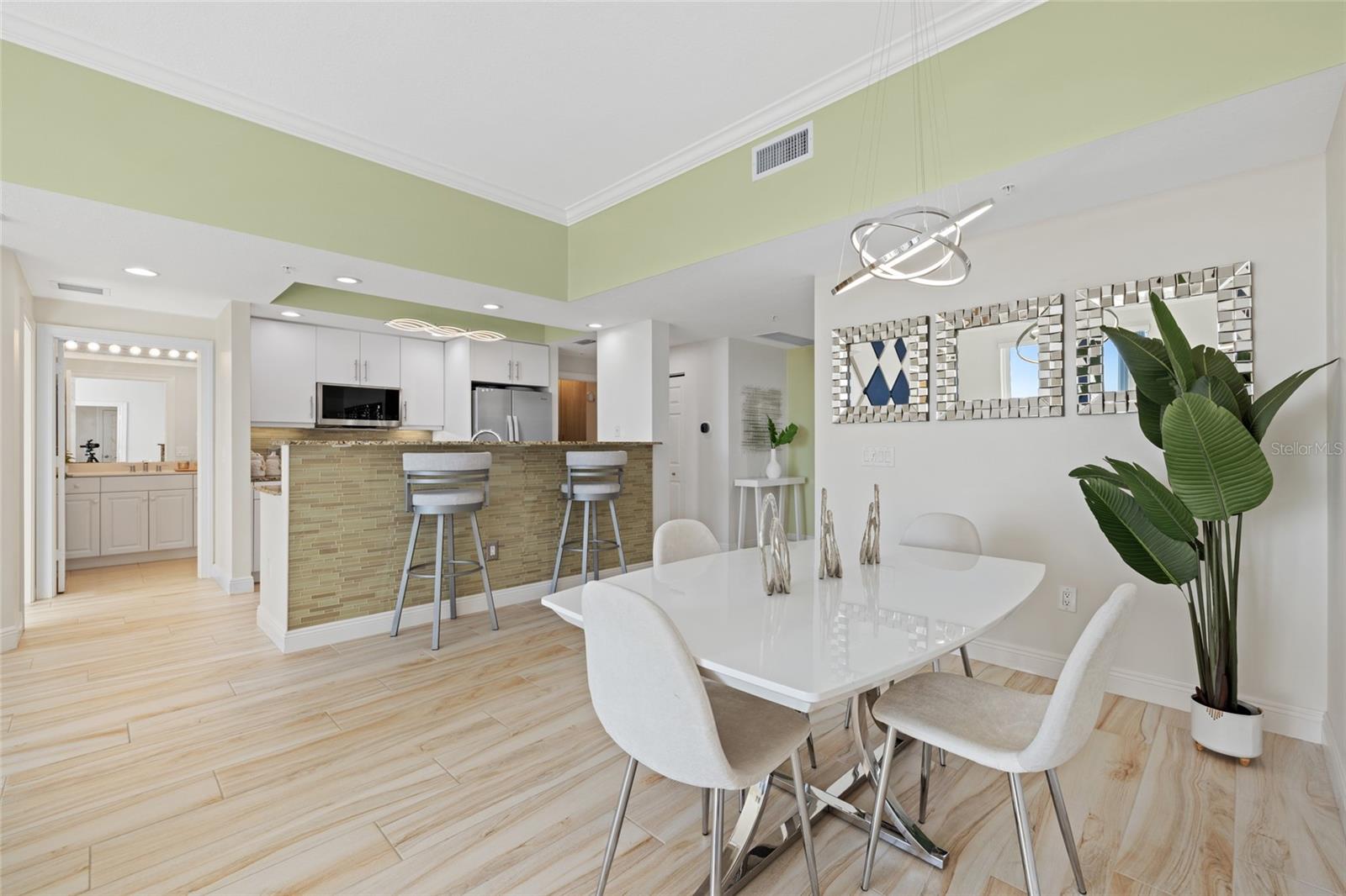 Image 11 of 79 For 800 Tamiami Trail 1512