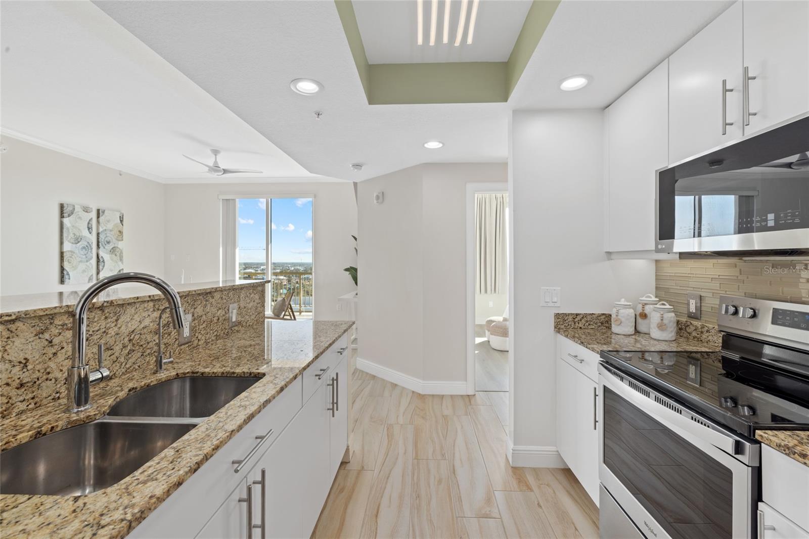 Image 14 of 79 For 800 Tamiami Trail 1512