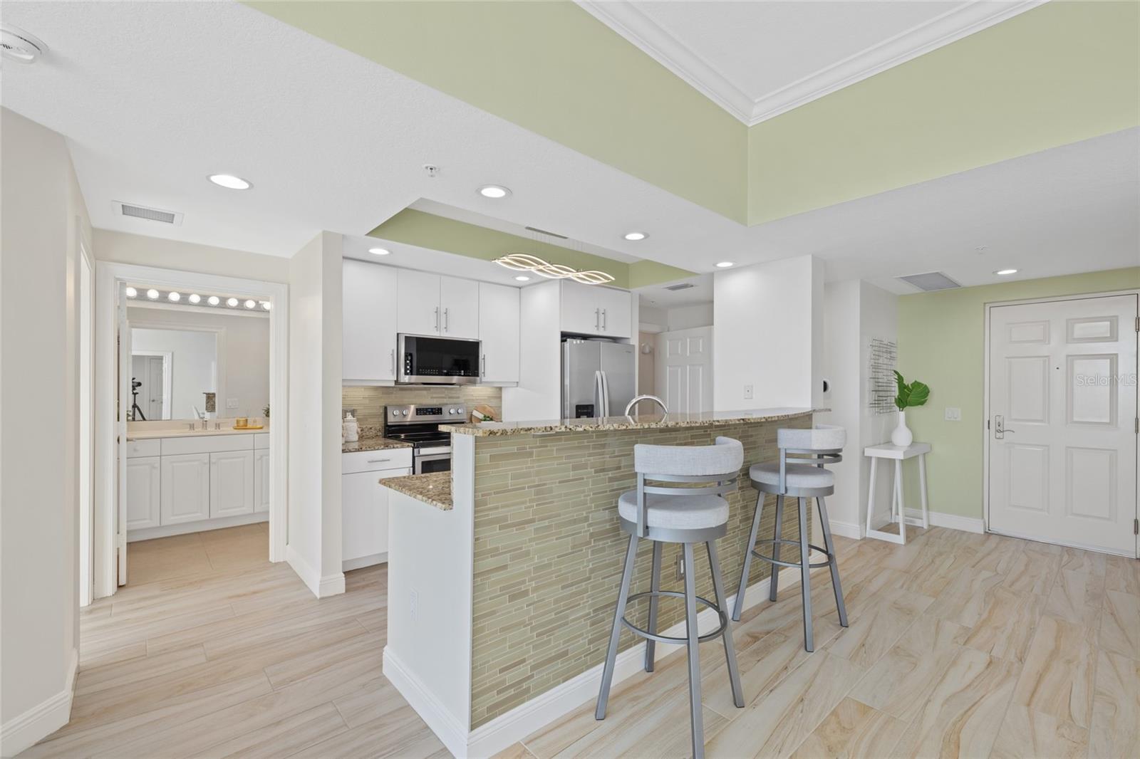 Image 9 of 79 For 800 Tamiami Trail 1512