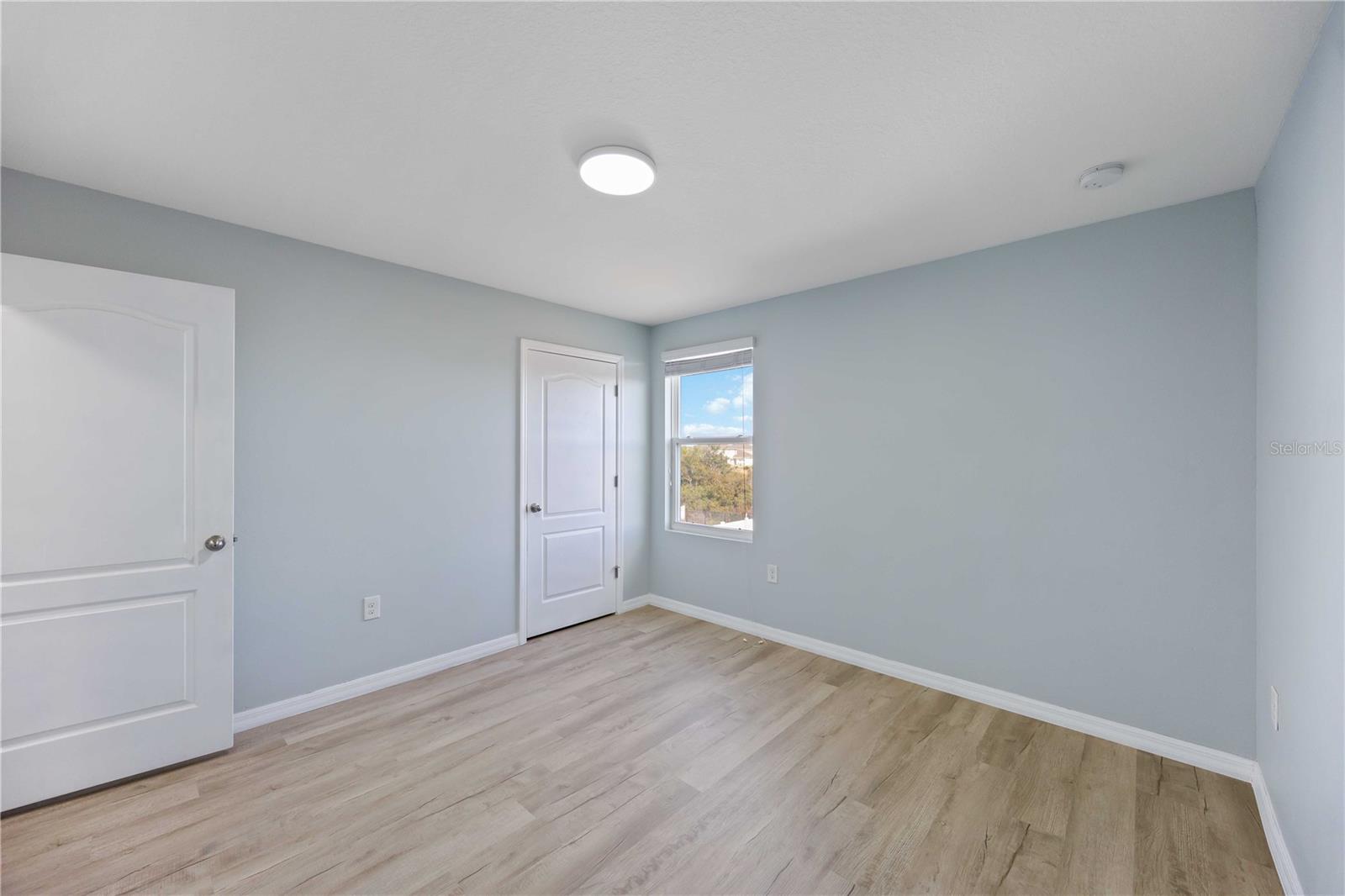 Image 19 of 61 For 415 Gris Sky Lane