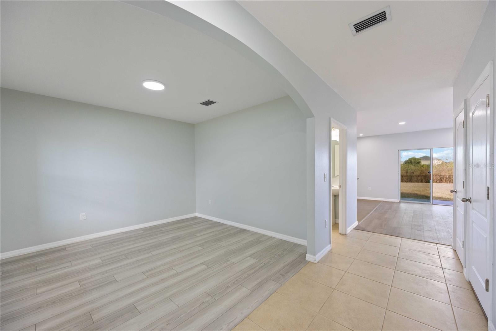 Image 2 of 61 For 415 Gris Sky Lane