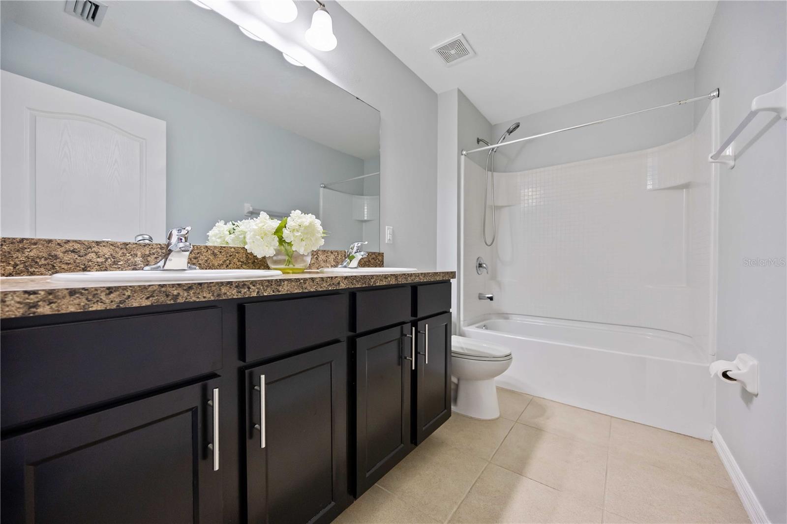 Image 20 of 61 For 415 Gris Sky Lane