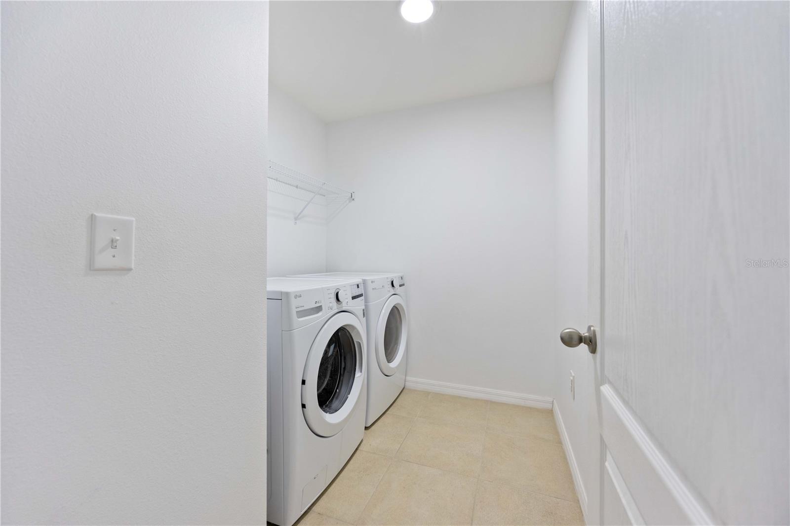 Image 21 of 61 For 415 Gris Sky Lane