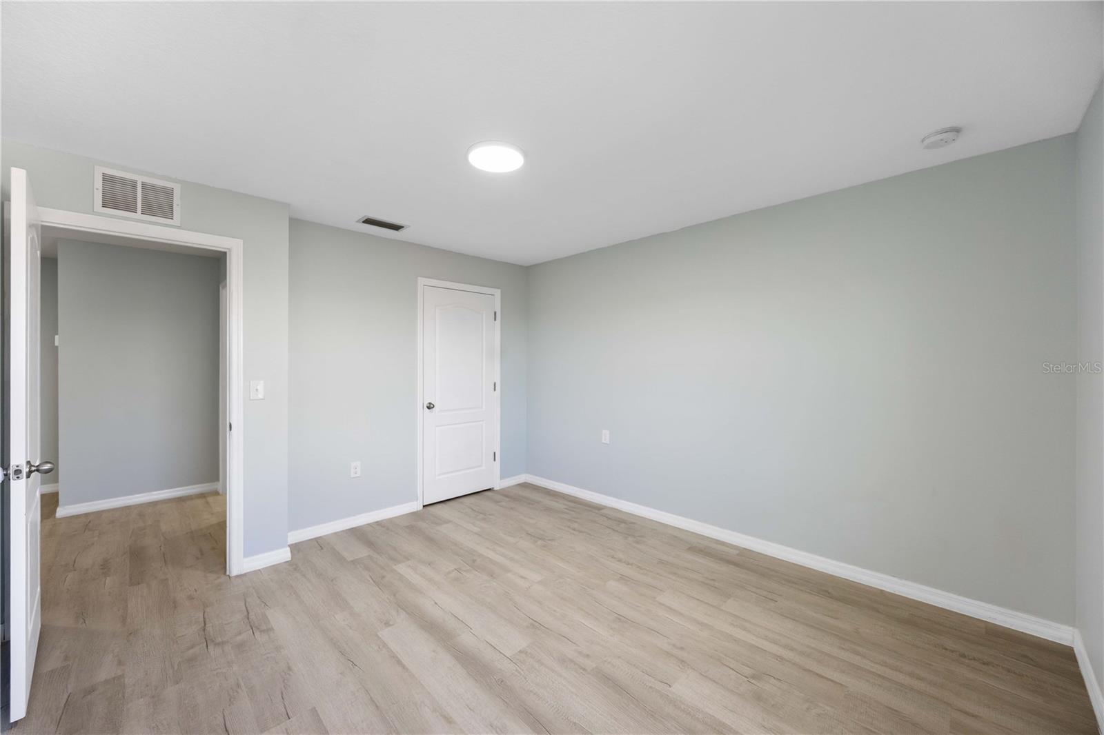 Image 23 of 61 For 415 Gris Sky Lane