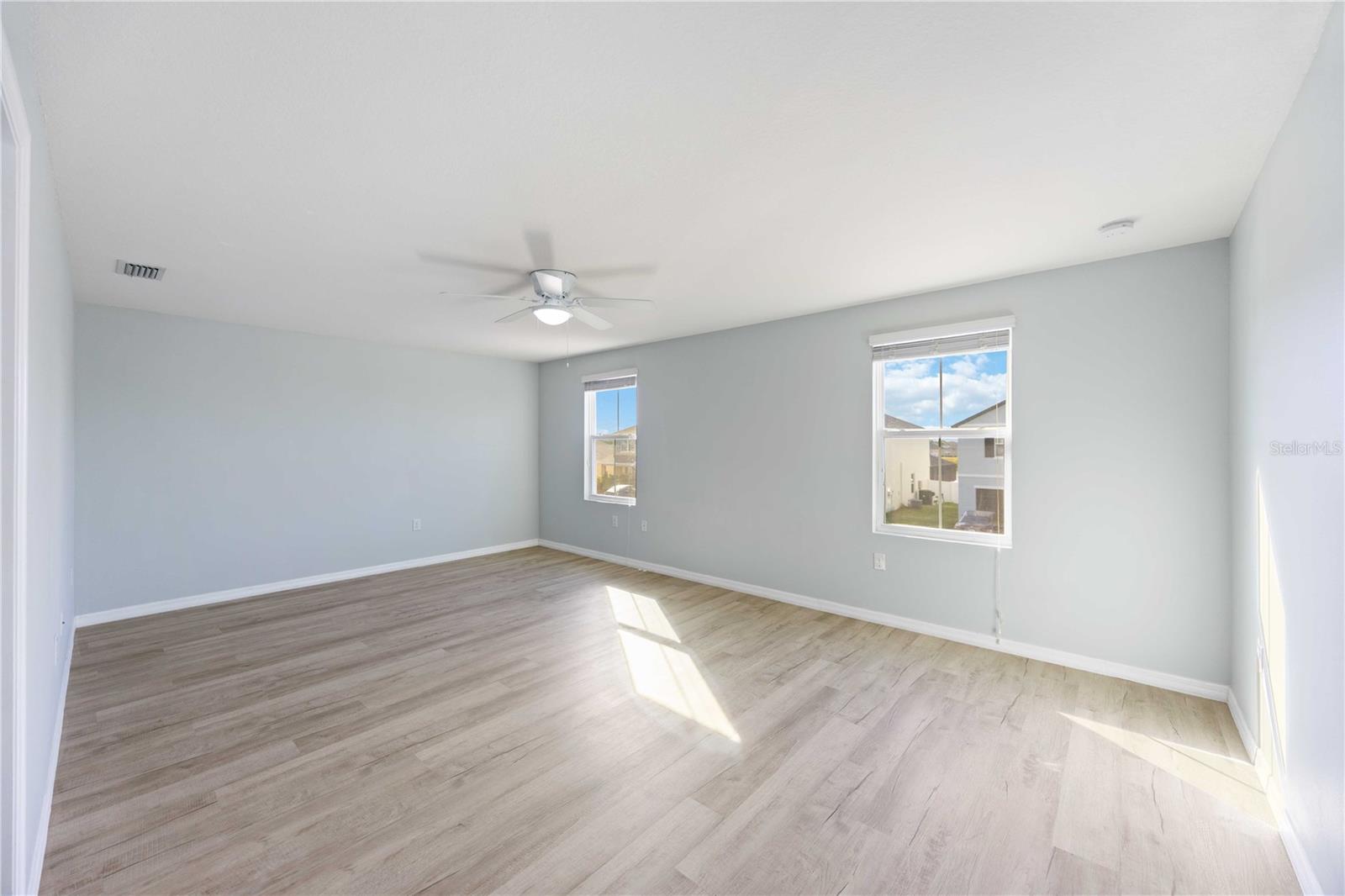 Image 26 of 61 For 415 Gris Sky Lane