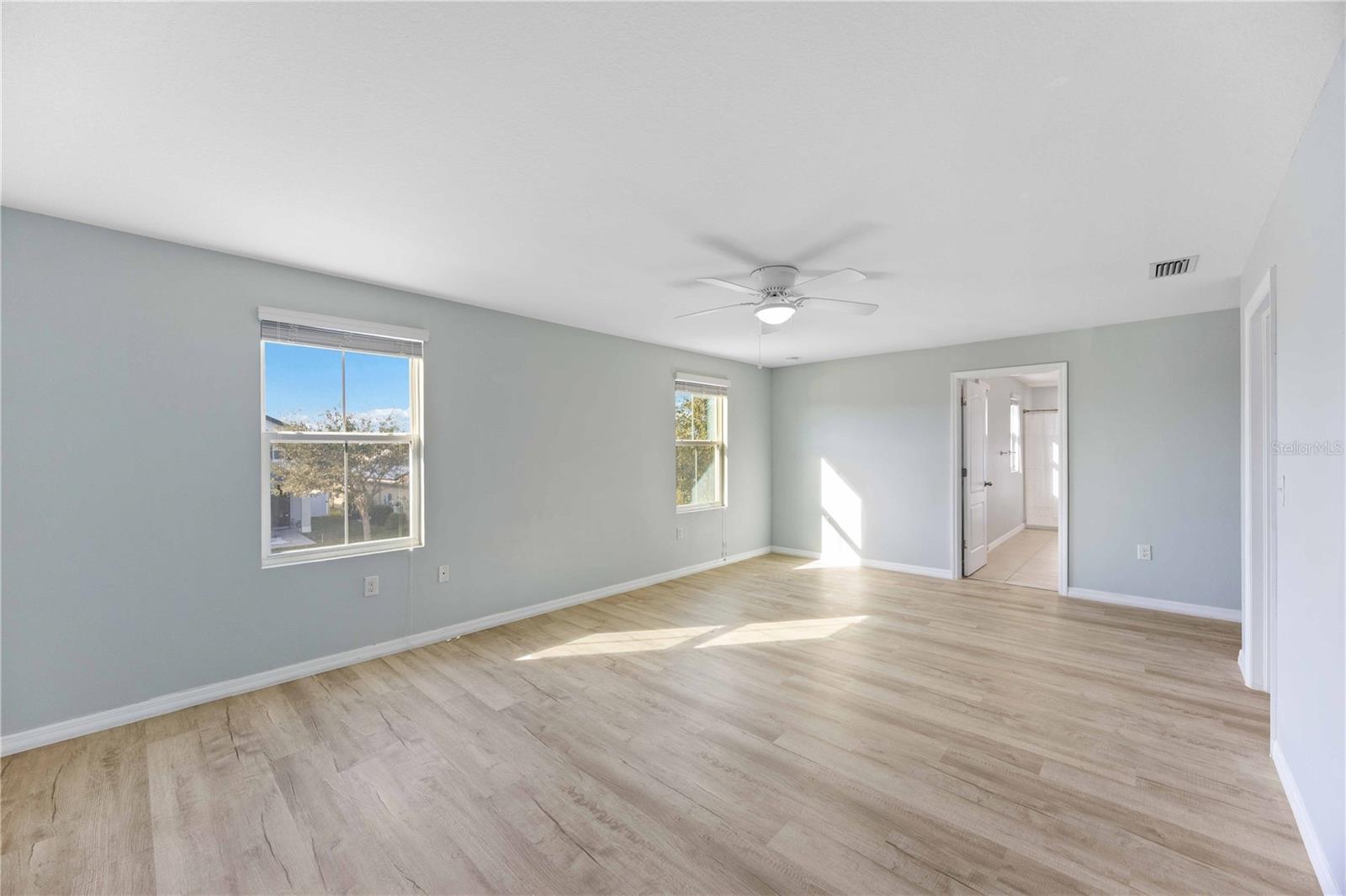 Image 29 of 61 For 415 Gris Sky Lane