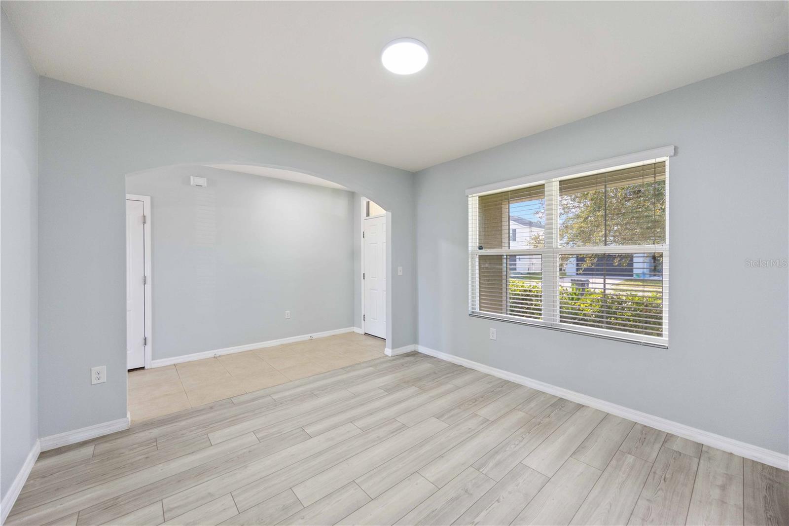 Image 4 of 61 For 415 Gris Sky Lane