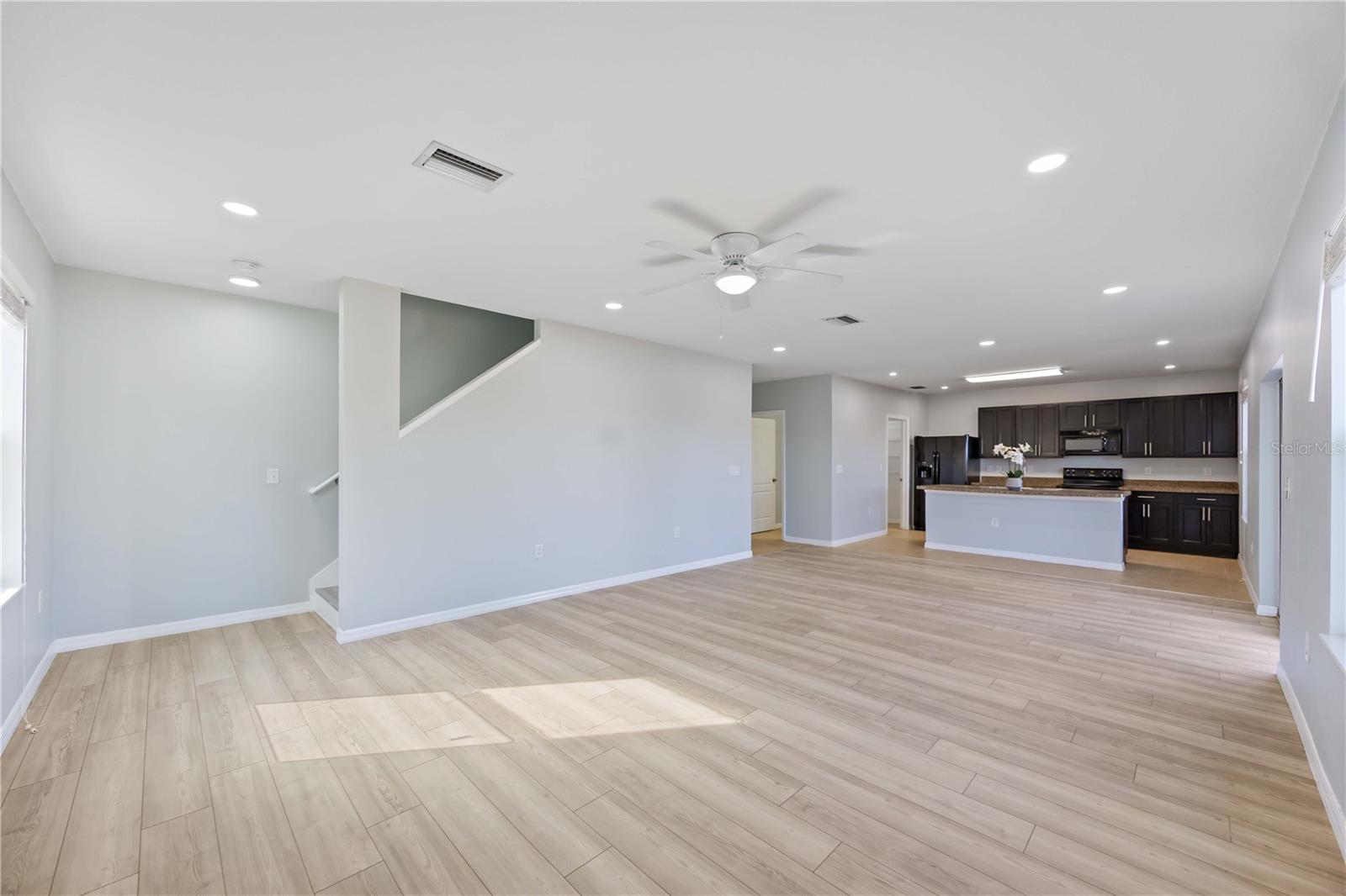 Image 8 of 61 For 415 Gris Sky Lane