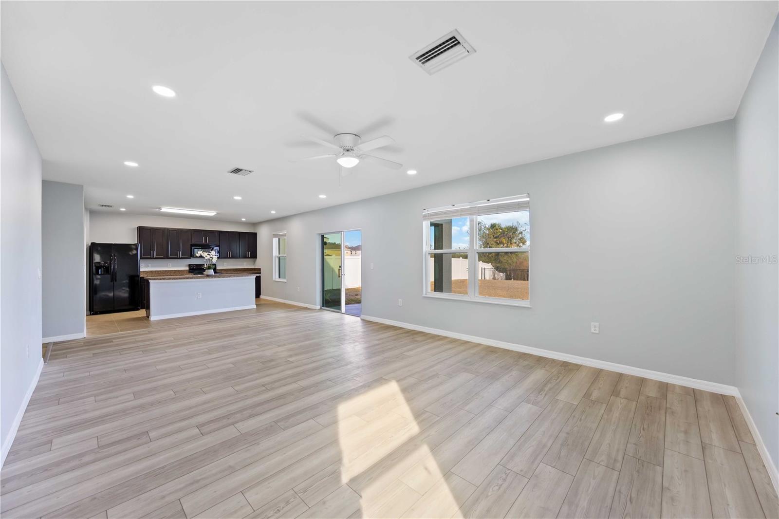 Image 9 of 61 For 415 Gris Sky Lane