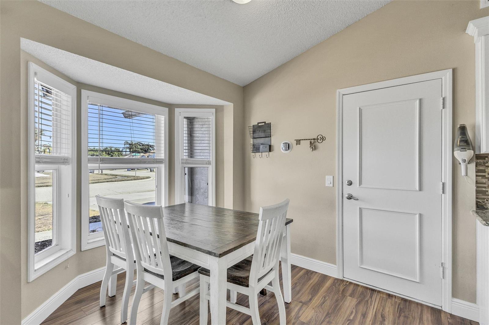 Image 12 of 46 For 6109 61st Court E