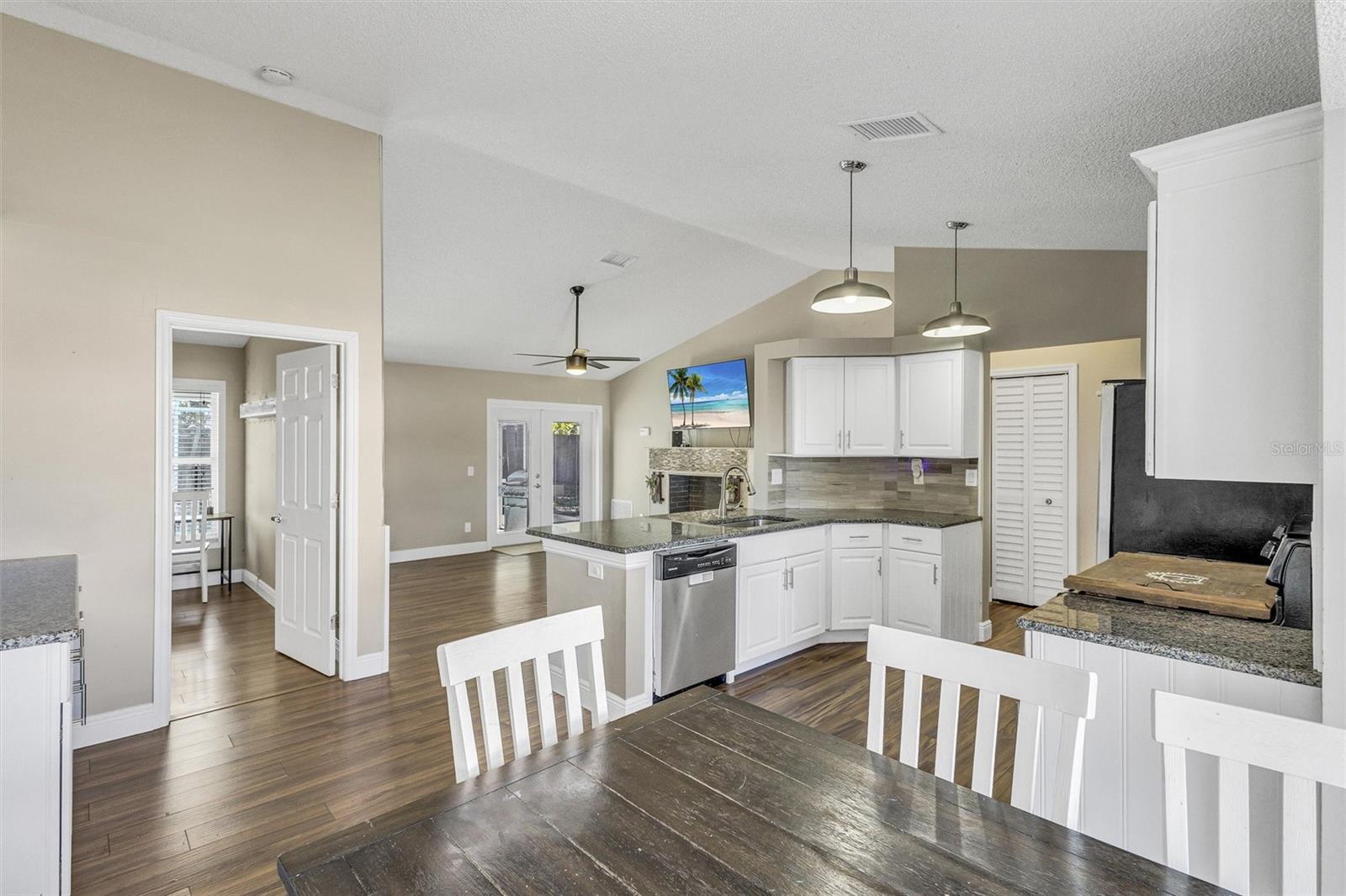 Image 13 of 46 For 6109 61st Court E