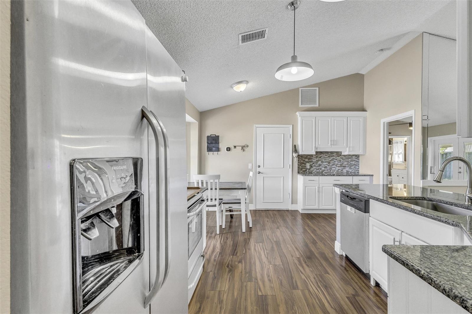 Image 14 of 46 For 6109 61st Court E