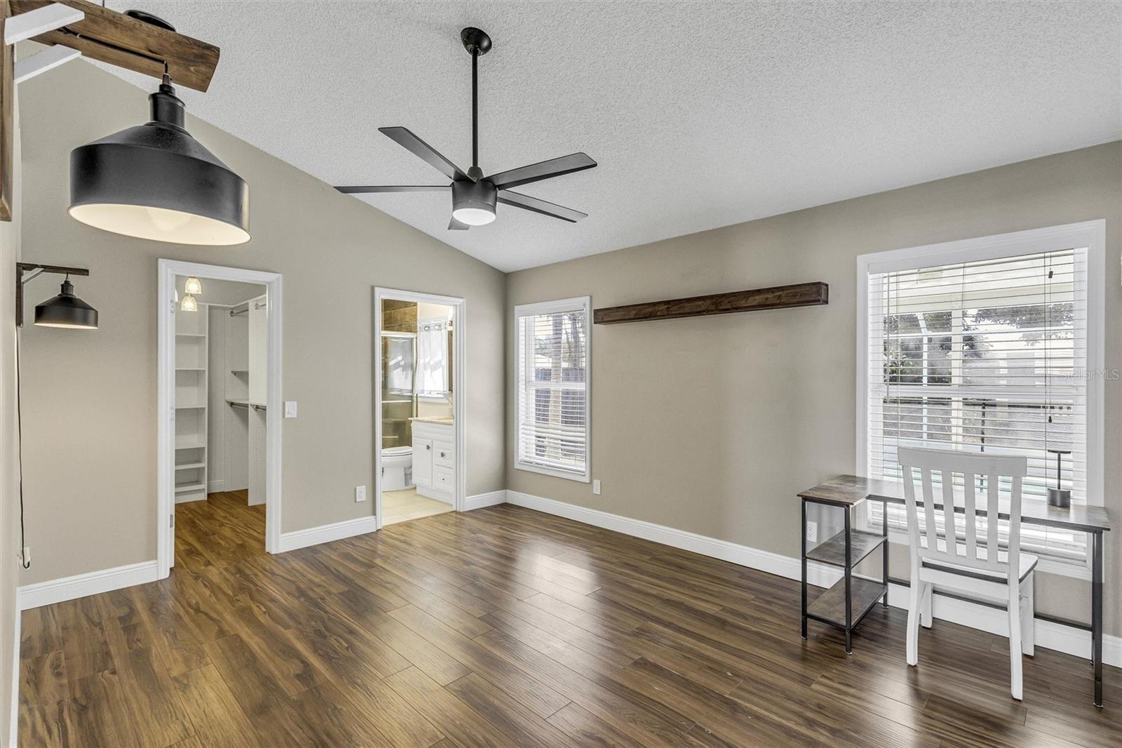 Image 20 of 46 For 6109 61st Court E