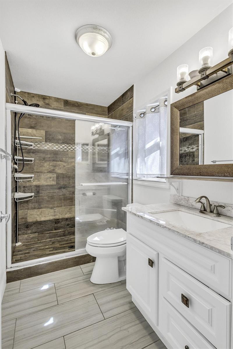 Image 23 of 46 For 6109 61st Court E