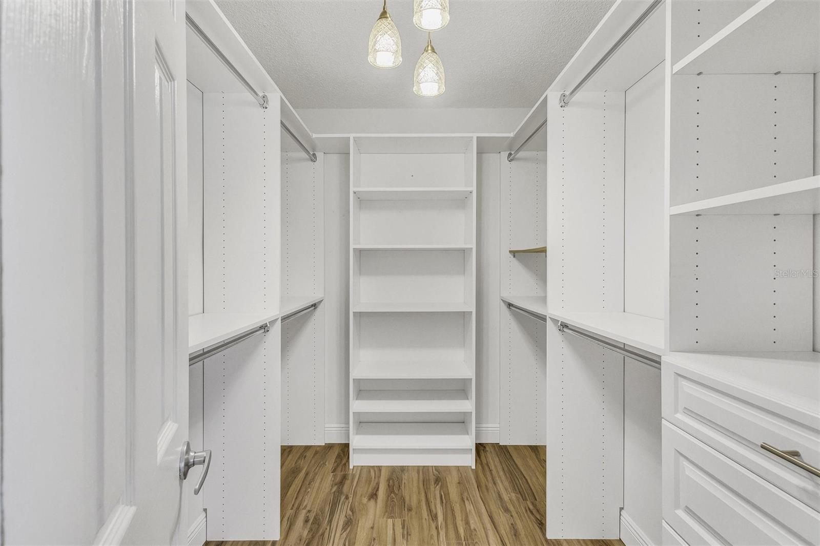 Image 24 of 46 For 6109 61st Court E