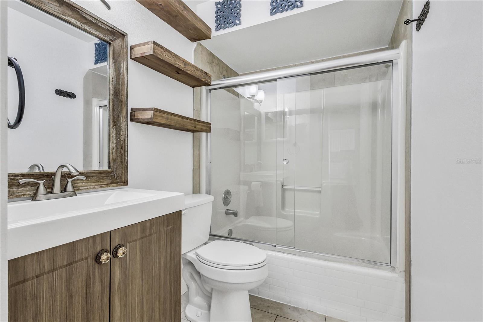 Image 27 of 46 For 6109 61st Court E