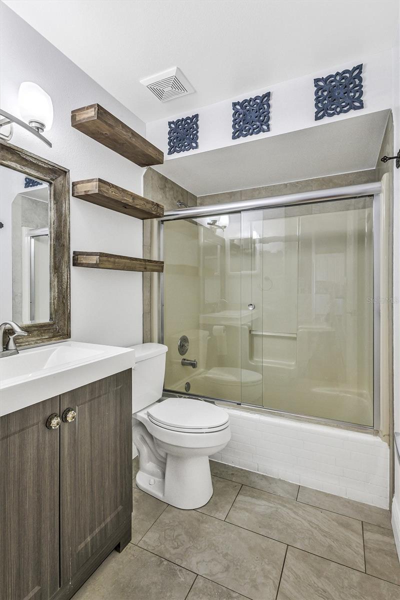 Image 28 of 46 For 6109 61st Court E